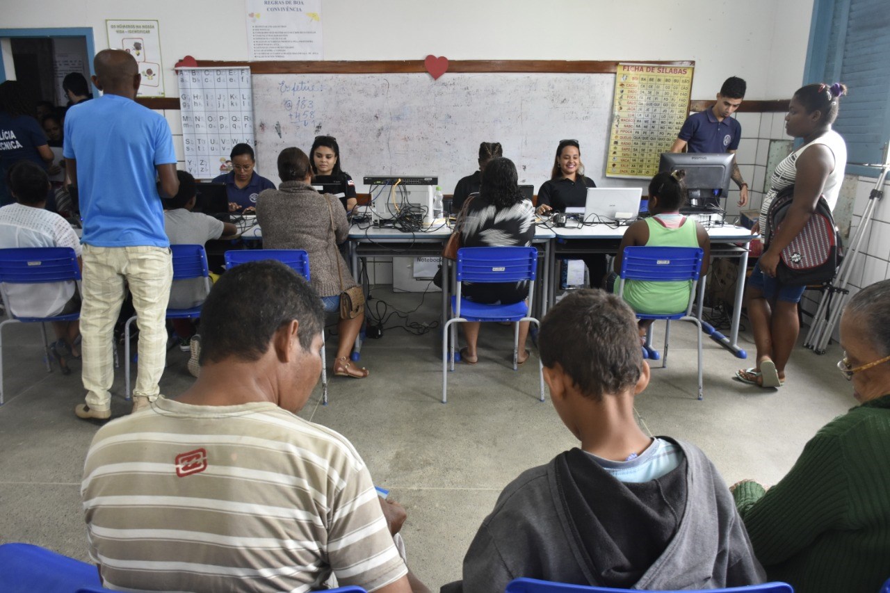 Camacã: Centenas de Pessoas são beneficiadas com a Caravana da Justiça Social

